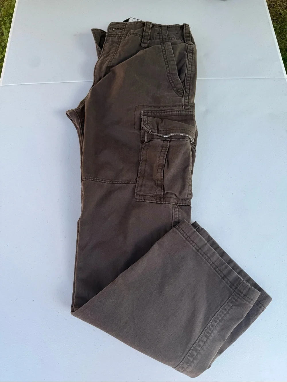 Men's Hollister Cargo Pants in Dark Brown - 32x32 - Picture 1 of 4